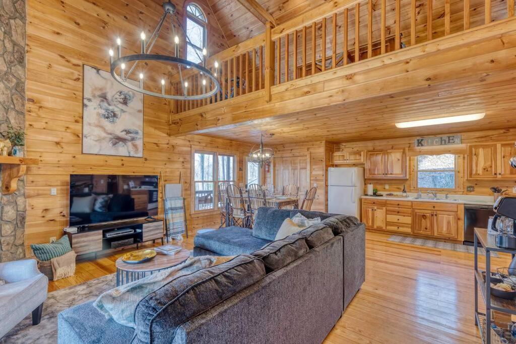Mtn Cabin Sleeps 10 - 5 Mins To Fishing & Camping Ellijay Bagian luar foto