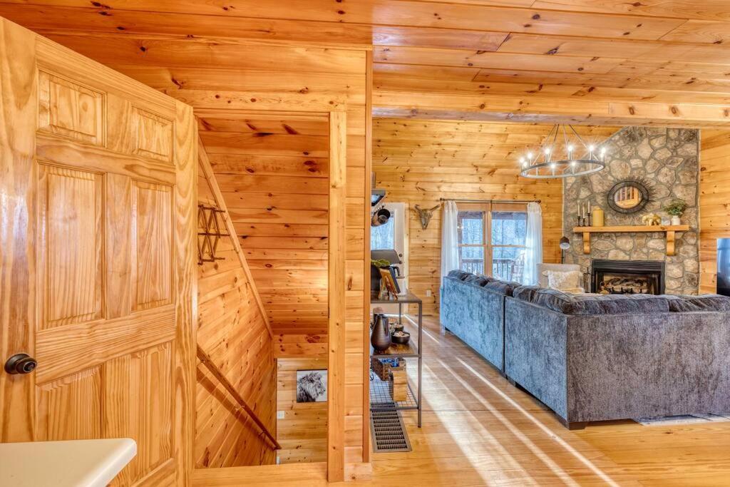 Mtn Cabin Sleeps 10 - 5 Mins To Fishing & Camping Ellijay Bagian luar foto