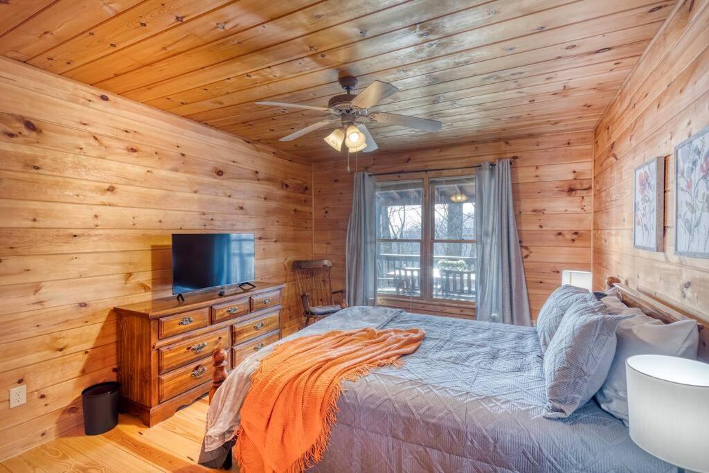Mtn Cabin Sleeps 10 - 5 Mins To Fishing & Camping Ellijay Bagian luar foto