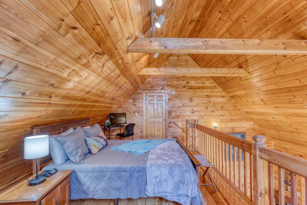 Mtn Cabin Sleeps 10 - 5 Mins To Fishing & Camping Ellijay Bagian luar foto
