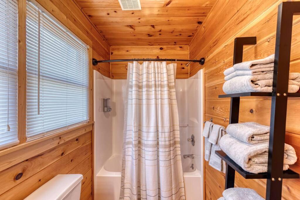 Mtn Cabin Sleeps 10 - 5 Mins To Fishing & Camping Ellijay Bagian luar foto