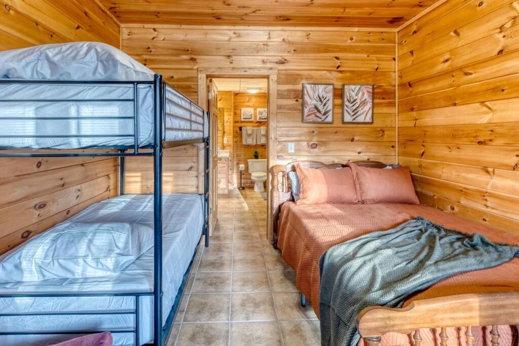 Mtn Cabin Sleeps 10 - 5 Mins To Fishing & Camping Ellijay Bagian luar foto