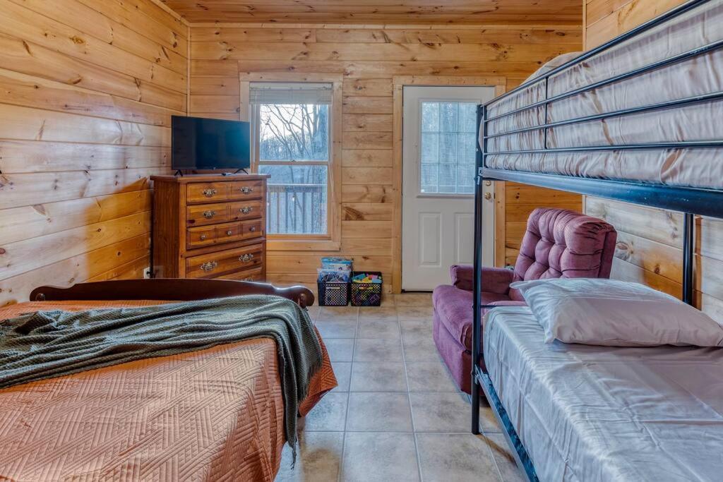 Mtn Cabin Sleeps 10 - 5 Mins To Fishing & Camping Ellijay Bagian luar foto