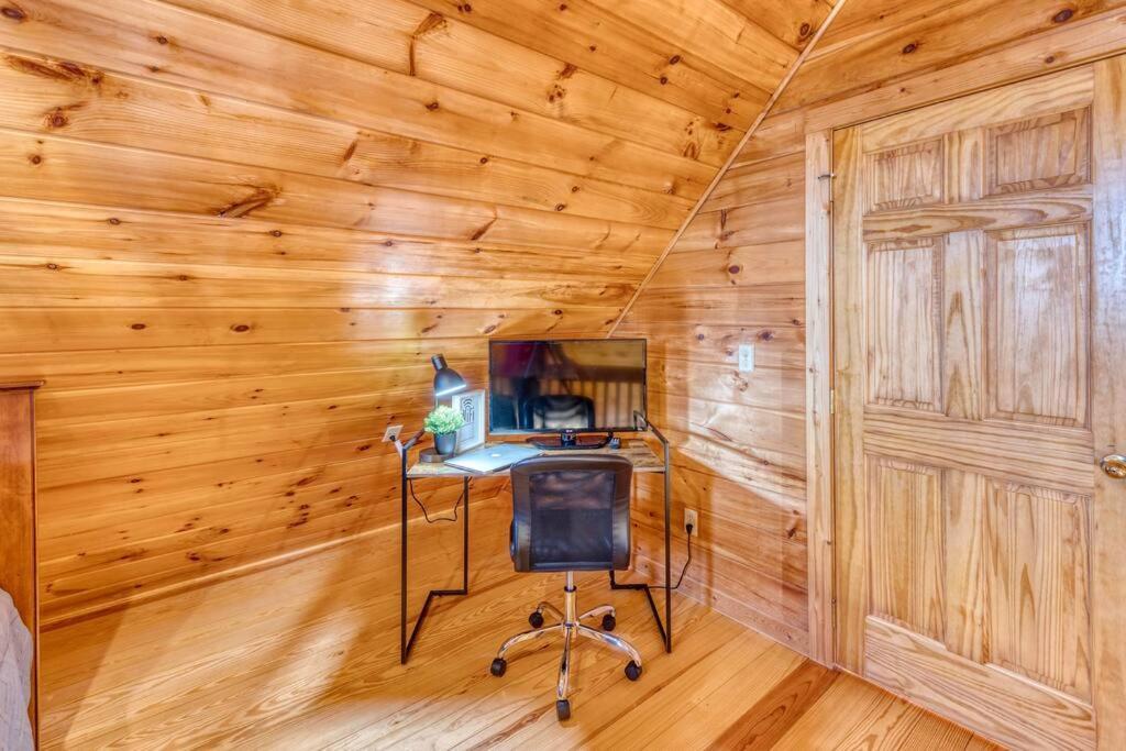 Mtn Cabin Sleeps 10 - 5 Mins To Fishing & Camping Ellijay Bagian luar foto