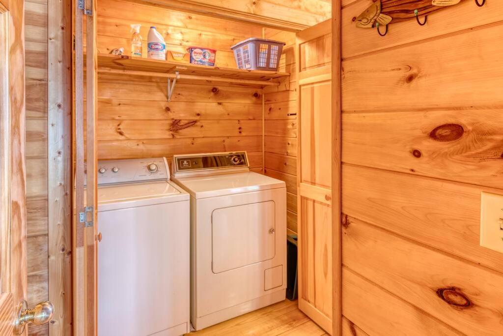 Mtn Cabin Sleeps 10 - 5 Mins To Fishing & Camping Ellijay Bagian luar foto