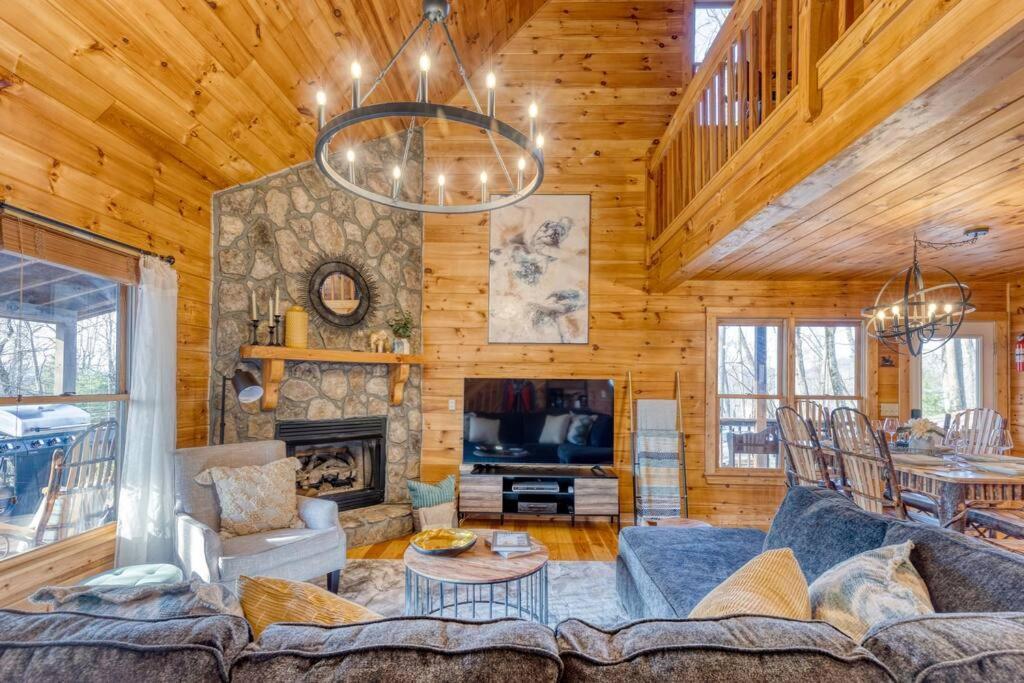 Mtn Cabin Sleeps 10 - 5 Mins To Fishing & Camping Ellijay Bagian luar foto