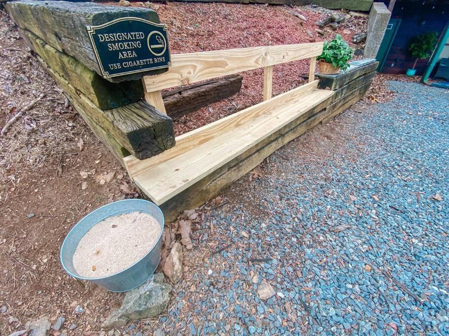Mtn Cabin Sleeps 10 - 5 Mins To Fishing & Camping Ellijay Bagian luar foto
