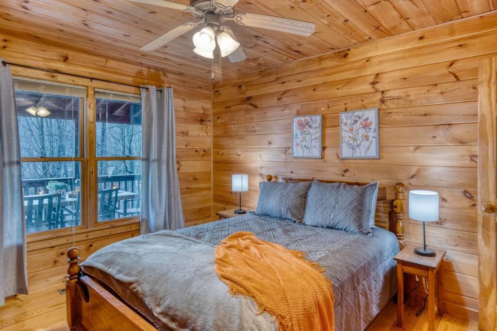 Mtn Cabin Sleeps 10 - 5 Mins To Fishing & Camping Ellijay Bagian luar foto