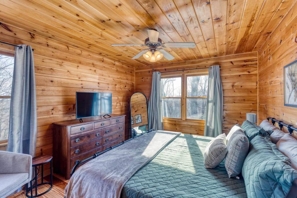 Mtn Cabin Sleeps 10 - 5 Mins To Fishing & Camping Ellijay Bagian luar foto
