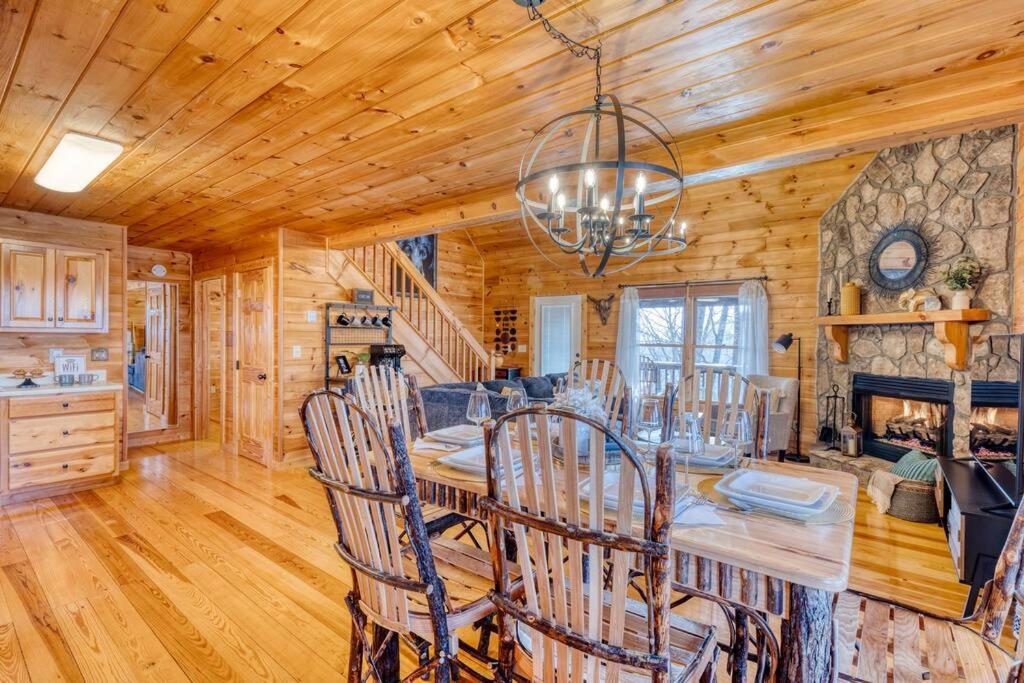 Mtn Cabin Sleeps 10 - 5 Mins To Fishing & Camping Ellijay Bagian luar foto